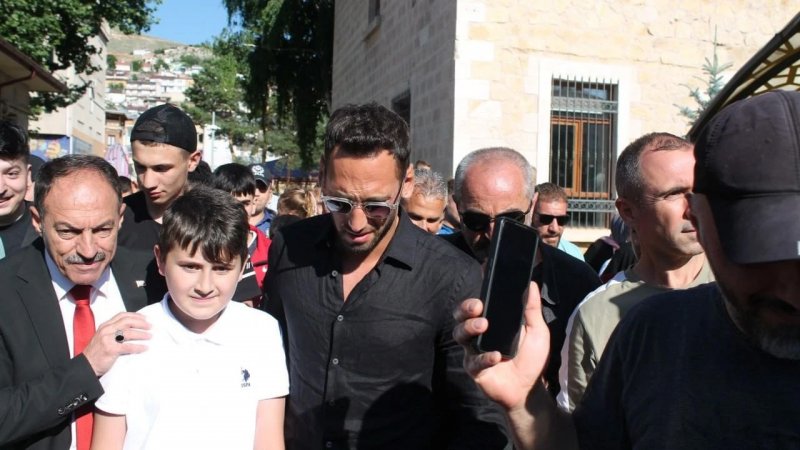 Milli Futbolcumuz Hakan Çalhanoğlu: "Ben Köycüyüm"