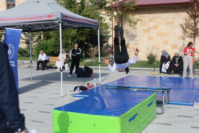 Bayburt’un Kalbi Bugün Sporla Attı, Saray Bahçesinde Spora Doydular