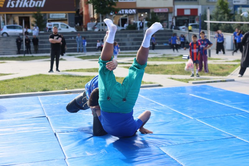 Bayburt’un Kalbi Bugün Sporla Attı, Saray Bahçesinde Spora Doydular
