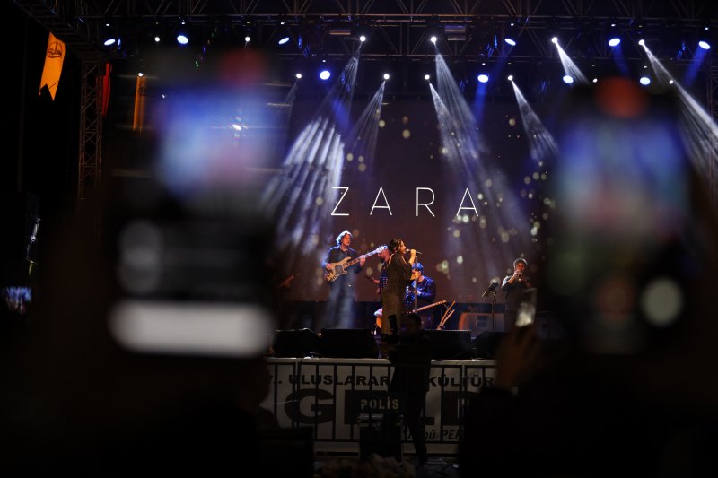 Zara Bayburt Halkını Coşturdu