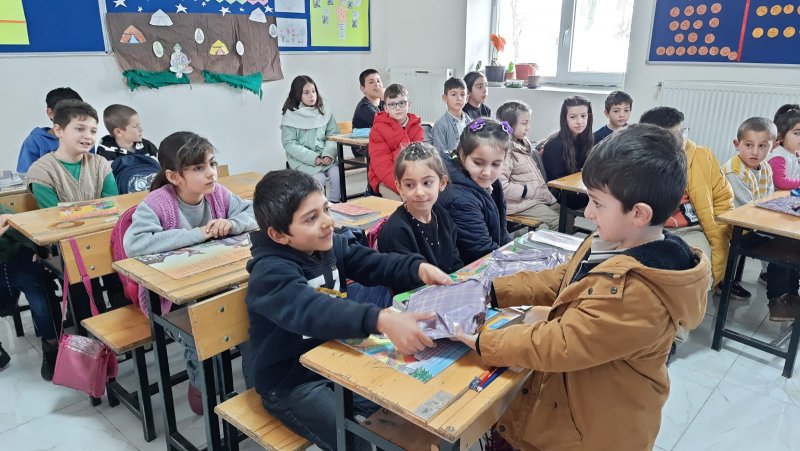 Merkez ve Köy Okulu Öğrencileri Proje Kapsamında Bir Araya Geldi