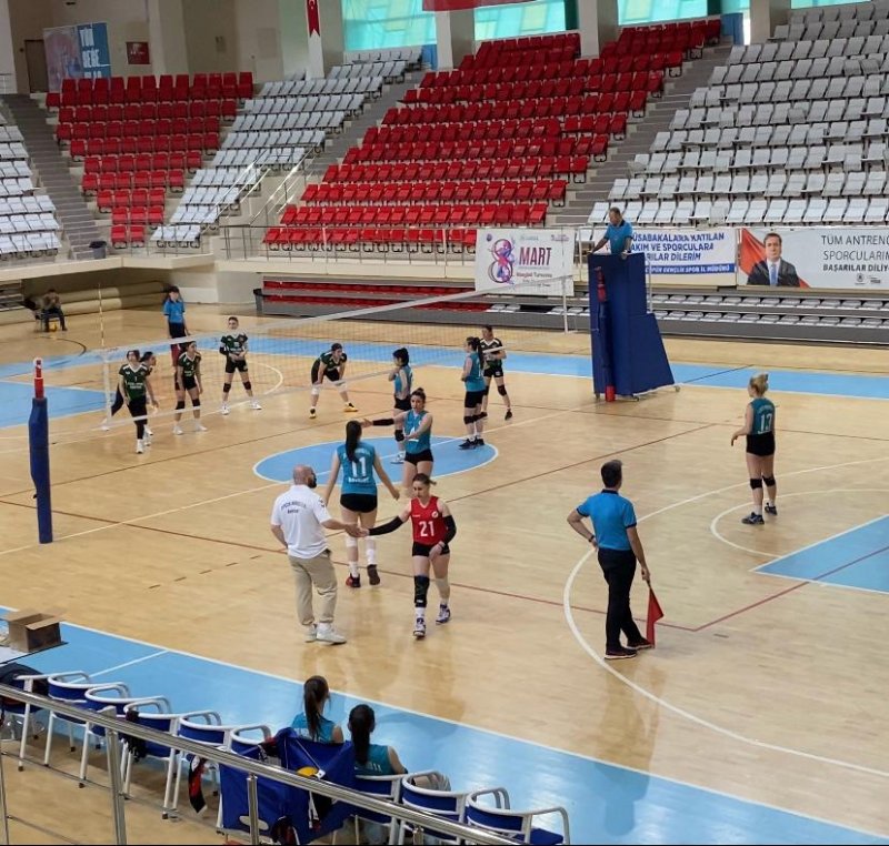 Bayburt’ta İlk Defa Kadın Voleybol Takımı Final Grubunda!