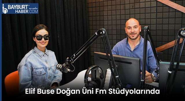 Elif Buse Doğan Üni Fm Stüdyolarında