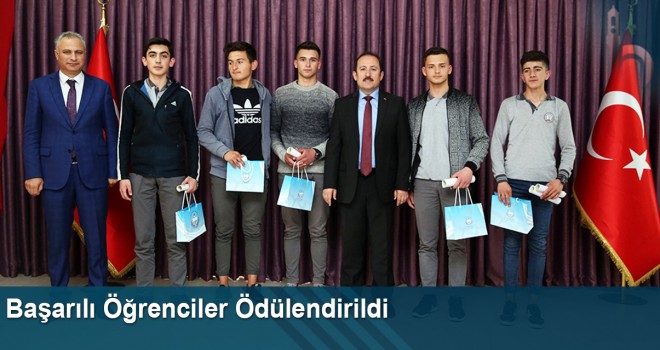 Bayburt'ta Başarılı Öğrenciler Ödüllendirildi