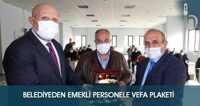 Belediyeden Emekli Personele Vefa Plaketi