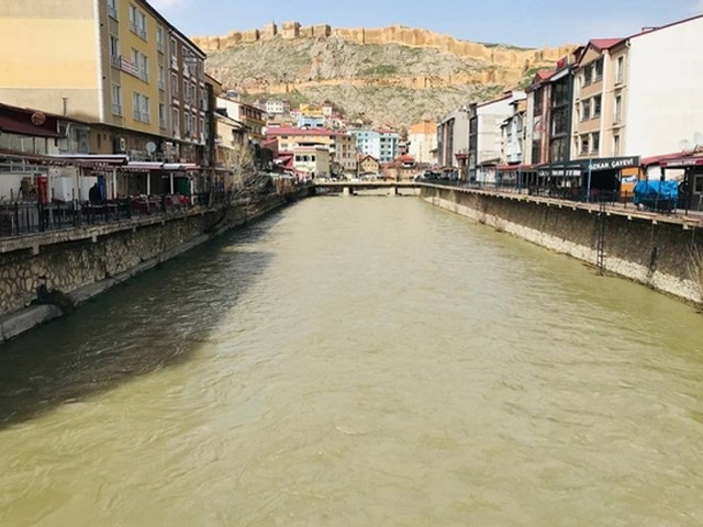 Karlar Eridi, Yağmurlar Yağdı, Çoruh Eski Halini Aldı