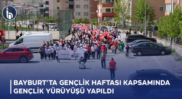 Bayburt'ta Gençlik Haftası Kapsamında Gençlik Yürüyüşü Yapıldı